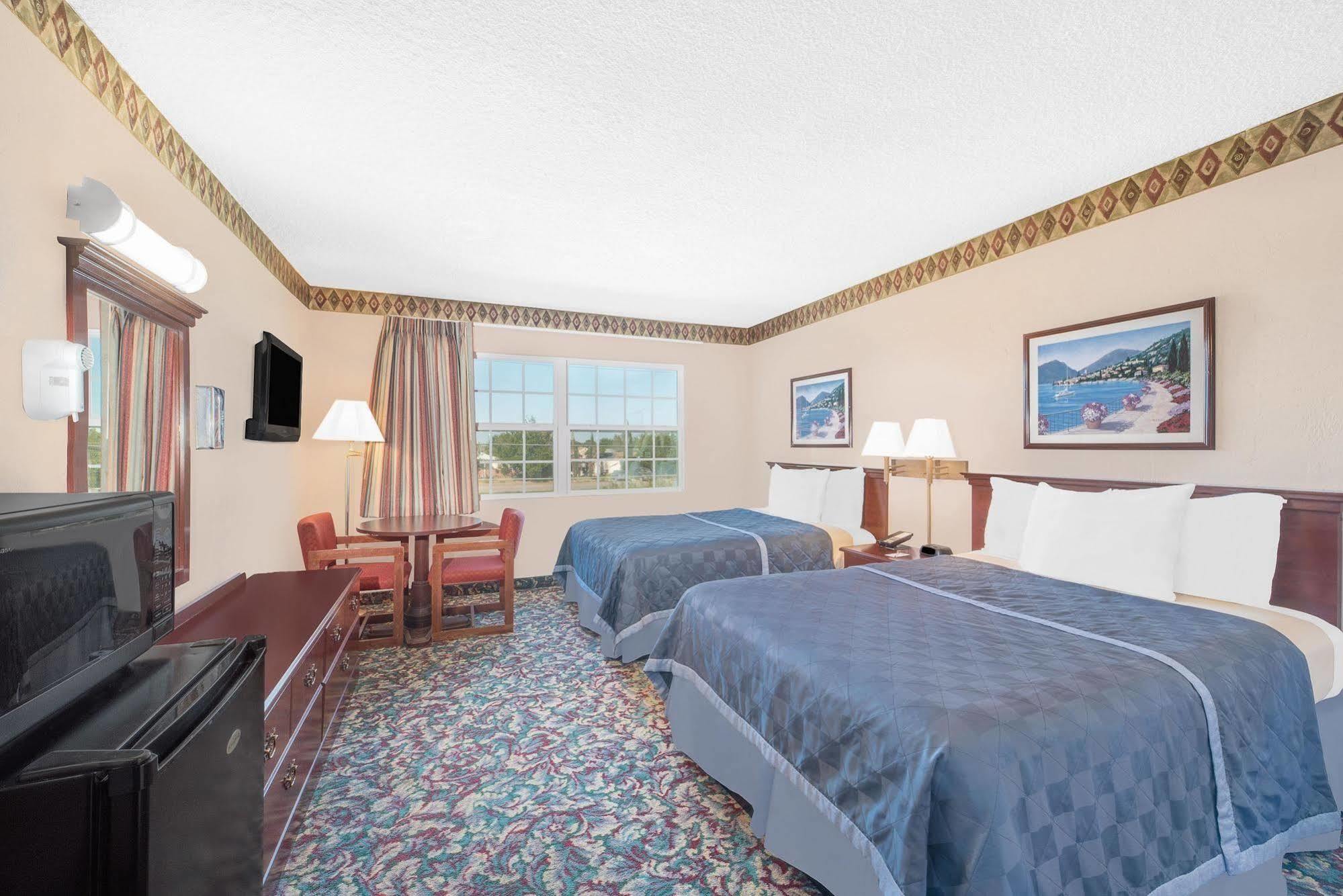Knights Inn & Suites Pecos Extérieur photo